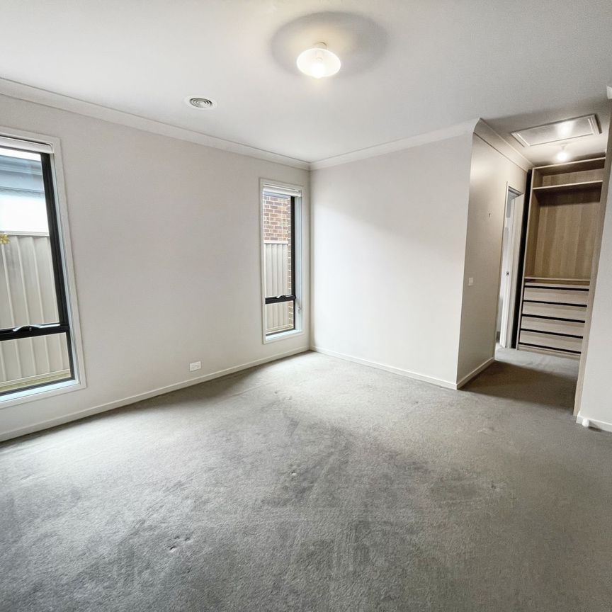 42 Gallant Way, Winter Valley - Photo 1