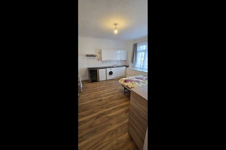 Studio Flat, Green Lanes, N13 - Photo 3