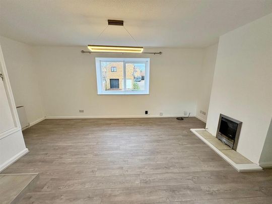 2 bedroom coach house to rent - Photo 1