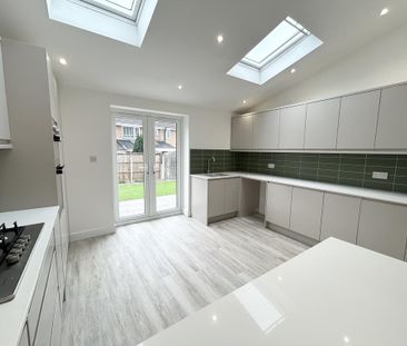 3 bedroom semi-detached house to rent - Photo 4