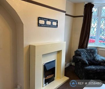 3 bedroom end of terrace house to rent - Photo 1