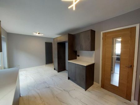 3 bedroom semi-detached house to rent - Photo 5