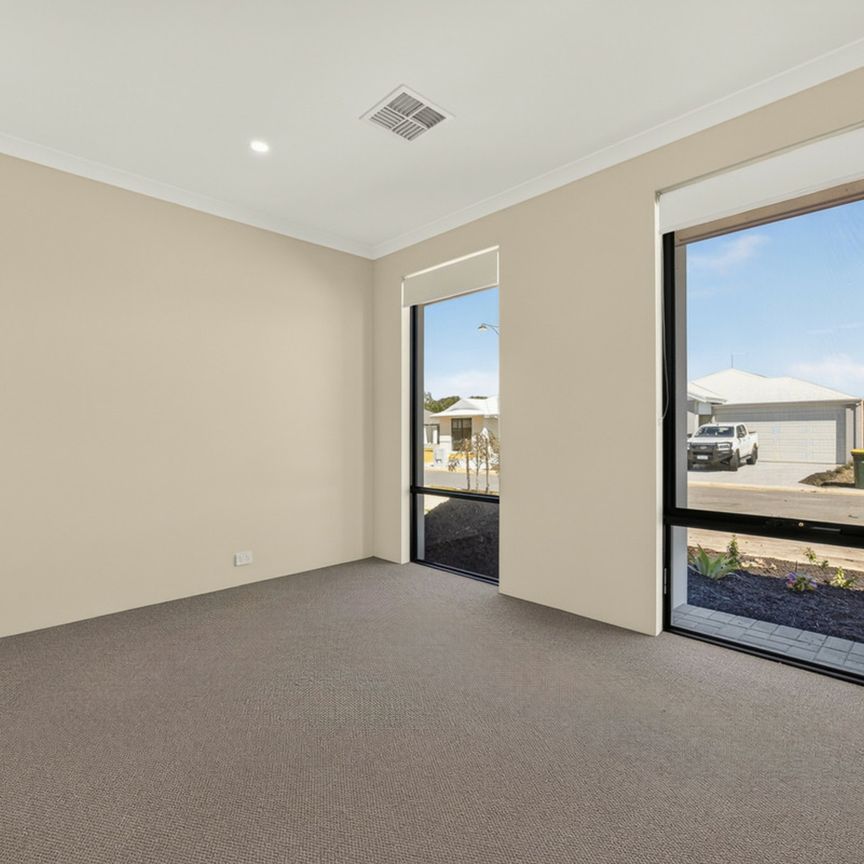 Airconditioned Four-Bedroom Brand New Home! - Photo 1