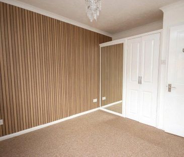 2 bedroom end of terrace house to rent - Photo 3