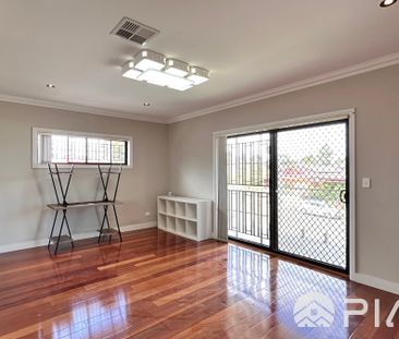 For Lease: Impressive 5-Bedroom, 3-Bathroom Family Home in Lidcombe - Photo 5