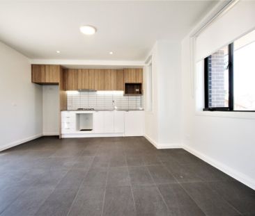 Contemporary & Conveniently Located... - Photo 1