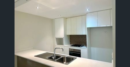 3 BEDROOMS IN PRIME LOCATION OF HURSTVILLE - Photo 5