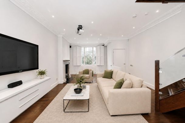 Holland Street, Kensington, W8 - Photo 1