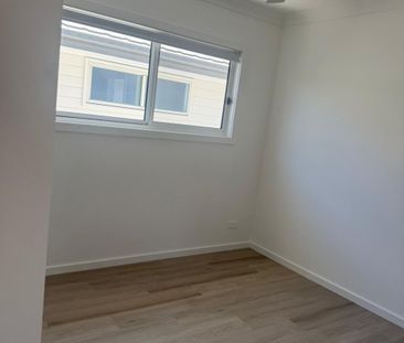 Newly Built Modern Home Offering Space, Comfort & Style - Photo 3