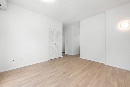 Unit 1/42 Wellington Street, - Photo 4