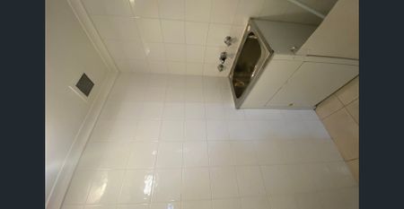 Fully Furnished 1-Bedroom Apartment in Prime Location CBD - Photo 5