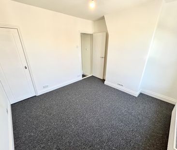 2 bedroom semi-detached house to rent - Photo 4