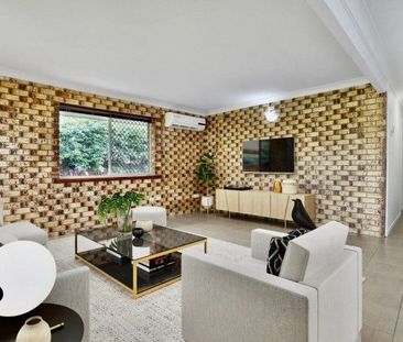 Modern Family Living in a Prime Ormiston Location - Photo 6