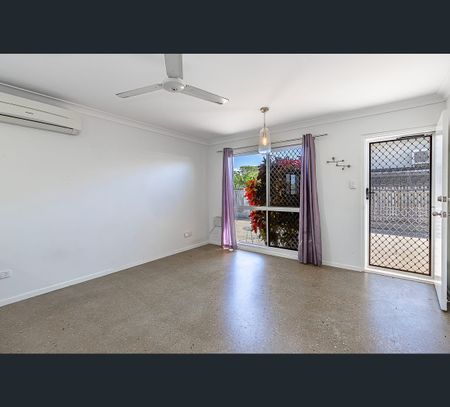 1/17 Sherriff Street, Hermit Park, Qld 4812 - Photo 4