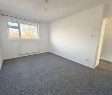 The Mount, Hailsham, BN27 - Photo 3