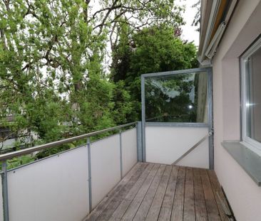 Erstvermietung nach Teilsanierung - moderne 2 1/2-Zimmer-Dachwohnun... - Photo 5