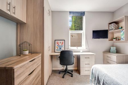 5 bedroom flat to rent - Photo 3