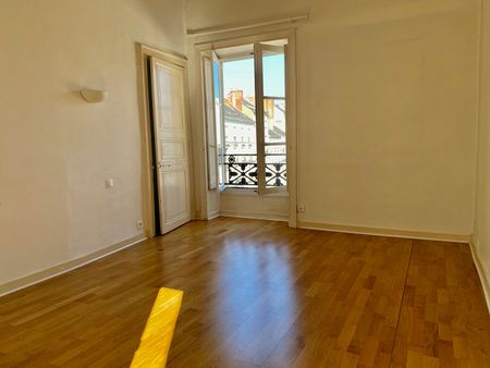 A Louer - Nantes CathÉdrale - Appartement 6 Pièces De 125 M² - Photo 2