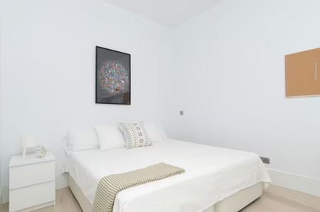 Calle de los Bordadores, Madrid, Community of Madrid 28013 - Photo 3