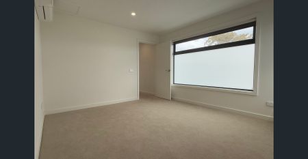 Spacious, Modern Townhouse Living in Rowville - Photo 5