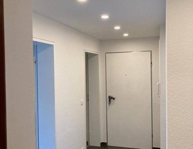 Moderne 3-Zimmer-Wohnung mit Balkon, Garage - Photo 1