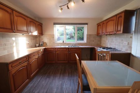 4 bedroom detached house to rent - Photo 4