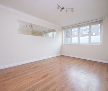 Dowdeswell Close, London, SW15 - Photo 3