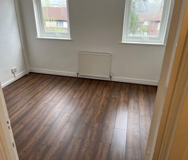 4 Bed Terraced House, Bracknell Close, N22 - Photo 4