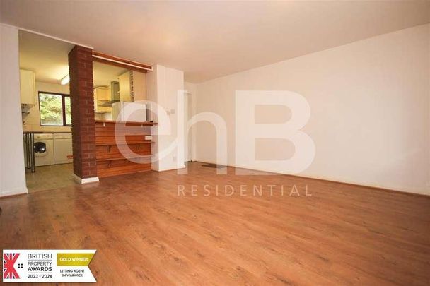 Spring Pool, Warwick, CV34 - Photo 1