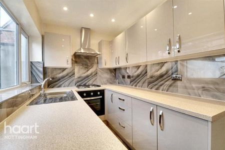 3 bedroom semi-detached house to rent - Photo 3