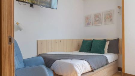 Room in a shared 5-bedroom apartment for rent in Cuatro Caminos, perfect for professionals and students. - Foto 3