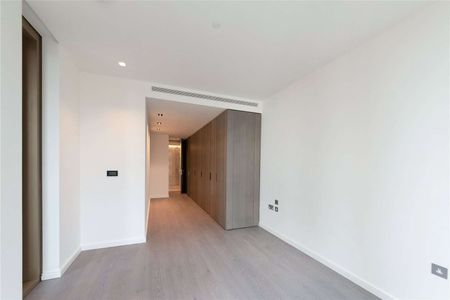 Beautifully presented 1 double bedroom apartment in the ever popular One Park Drive development. - Photo 3