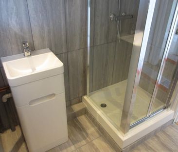 2 bedroom ground floor flat to rent - Photo 2