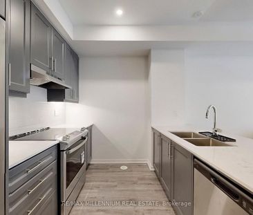 100 Honeycrisp Crescent town house — Vaughan, ON (2-Bedroom) - 2 Be... - Photo 1