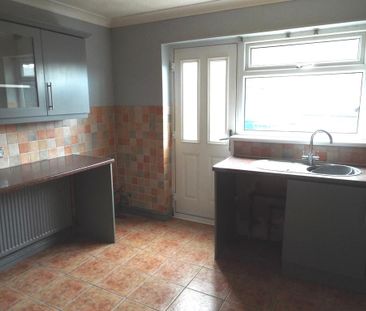 3 bedroom terraced house to rent - Photo 4