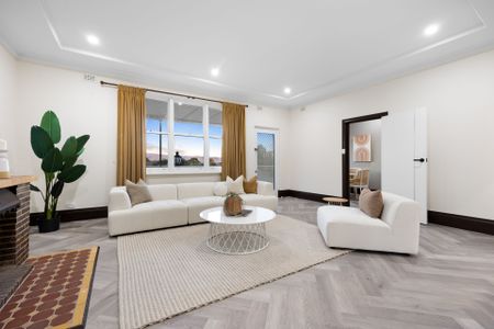 Stunning Spacious Home in Sought-After Vale Park - Photo 4