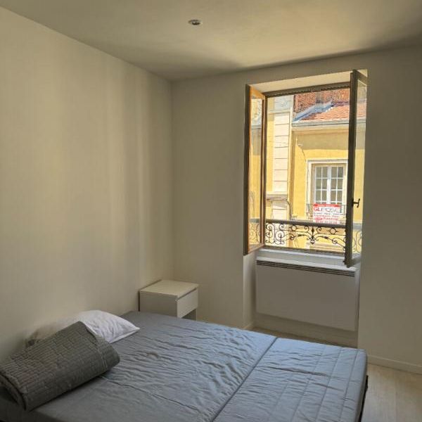 Location Appartement 1 pièce Meublé 21m² ROANNE 42300 - Photo 1