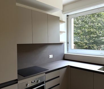 Lugano Zentrum: 3,5-Zimmer-Wohnung mit Doppelgarten und Parkplatz. - Photo 6