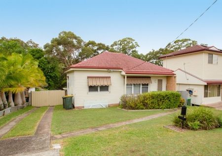 Charming 2 Bedroom Home in Sought After Warners Bay - Photo 5