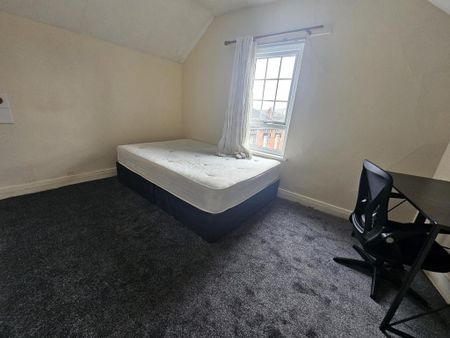 8 bedroom house to rent - Photo 4