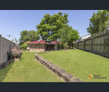 15 Hillcrest Pl, Flinders View, Qld 4305 - Photo 1