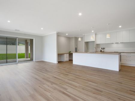 27 Firmstone Road, Leneva VIC 3691 - House For Rent | Domain - Photo 3