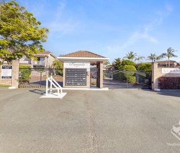 Freshly Renovated 3-Bedroom Townhouse in a Secure Gated Complex - Photo 3