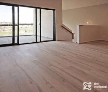 TOWNHOUSE - ELISTON ESTATE CLYDE - Photo 6