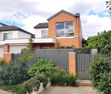 A Hop, Skip and a Jump to Everything!! - Photo 1