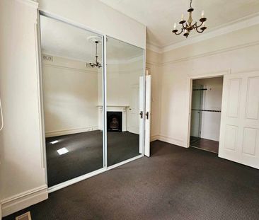 STYLISH AND SPACIOUS SEMI IN PRIME MOSMAN LOCATION - Photo 4