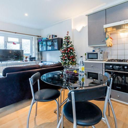 1 bedroom ground floor flat to rent - Photo 1