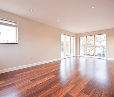 Well presented top floor apartment to rent in this exclusive gated ... - Photo 1