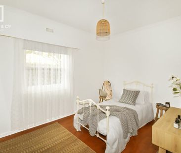 WELL PRESENTED THREE BEDROOM HOME LOCATED CLOSE TO GOLF COURSE - Photo 5