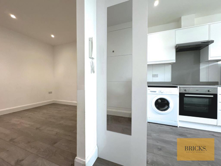 Studio to rent - Photo 3